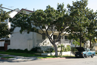 1490 Orizaba Ave in Long Beach, CA - Building Photo - Building Photo