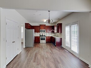 9823 Jeanette Cir in Charlotte, NC - Foto de edificio - Building Photo