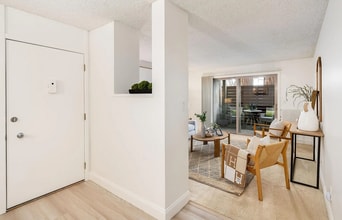 2742 Oak Rd in Walnut Creek, CA - Building Photo - Building Photo