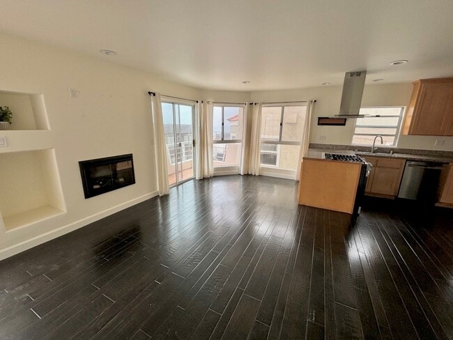 231 42nd St-Unit -231 in Manhattan Beach, CA - Building Photo - Building Photo