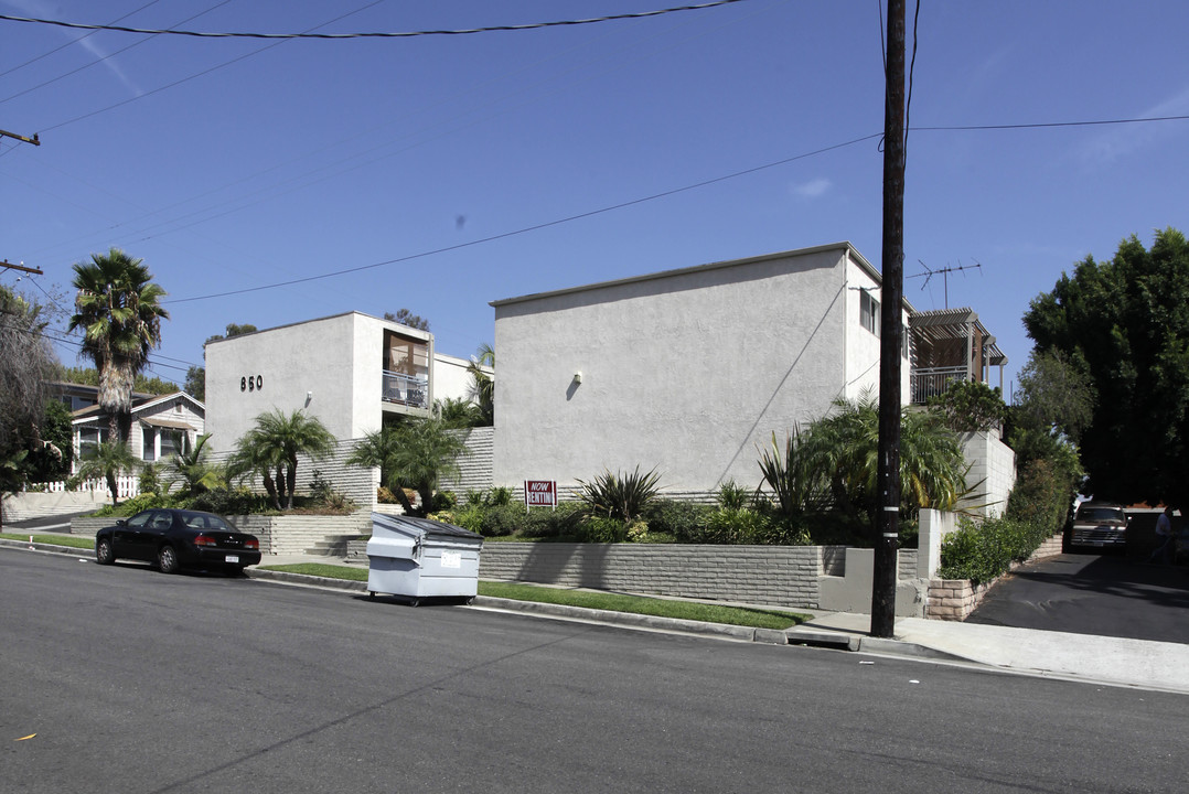 Hillside Gardens Apartments in La Habra, CA - Building Photo