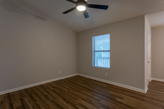 University Northside Apartments in Charlotte, NC - Building Photo - Interior Photo