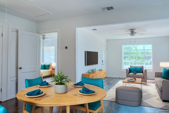 property at 1935 W Woodlawn Ave