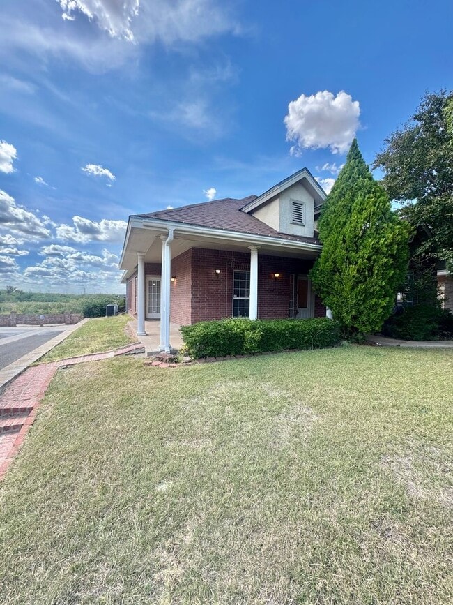 1 Southridge Dr in San Angelo, TX - Building Photo - Building Photo