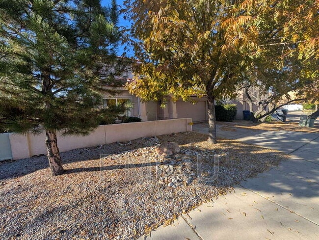 7105 Casa Elena Dr NE in Albuquerque, NM - Building Photo - Building Photo