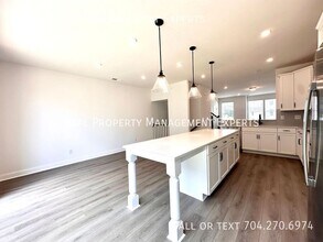 15310 Ballancroft Pkwy in Charlotte, NC - Building Photo - Building Photo