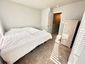 156 Buckhorn Ave in Surf City, NC - Foto de edificio - Building Photo