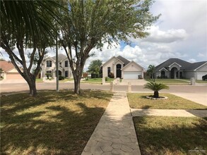 1918 Fawn Cir in Edinburg, TX - Building Photo - Building Photo