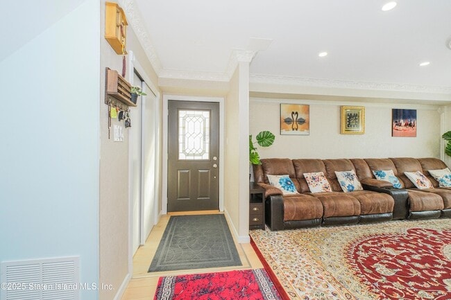 453 Dongan Hills Ave in Staten Island, NY - Building Photo - Building Photo