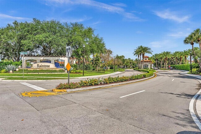 11541 SW 15th Ave in Pembroke Pines, FL - Building Photo - Building Photo