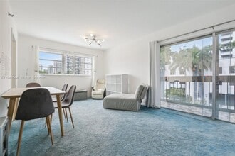 1345 West Ave in Miami Beach, FL - Foto de edificio - Building Photo