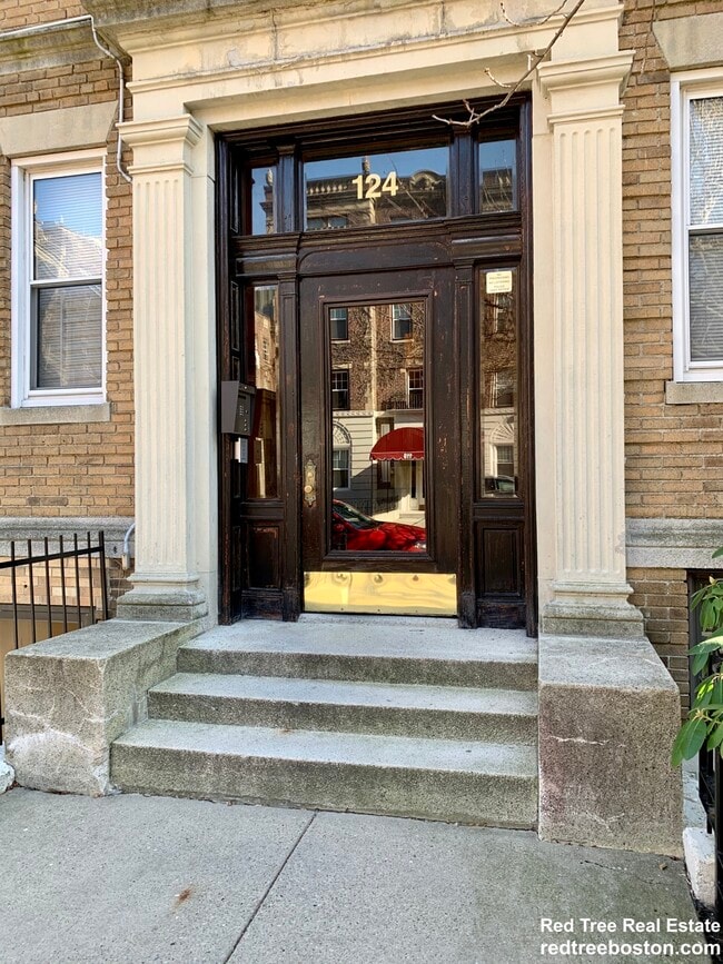 124 Peterborough St in Boston, MA - Building Photo - Building Photo