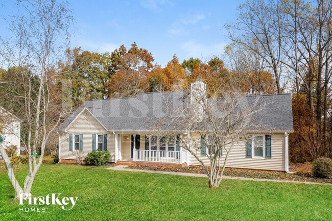 9029 Jefferson Woods Dr in Rural Hall, NC - Foto de edificio - Building Photo