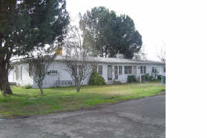 1839 V St in Merced, CA - Building Photo