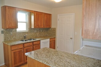 1080 Fairway Ct in Boulder, CO - Foto de edificio - Building Photo