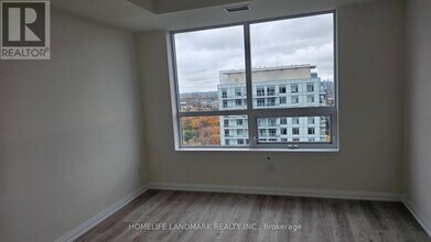 3260 Sheppard Ave E in Toronto, ON - Building Photo - Building Photo