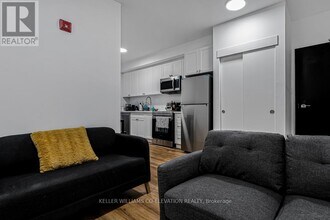 610 King St E in Hamilton, ON - Building Photo - Building Photo