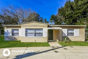 1411 Palmdale St in Jacksonville, FL - Building Photo