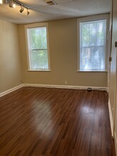 2222 W Lyndale St, Unit 1 in Chicago, IL - Building Photo - Building Photo