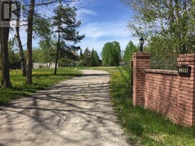 3358 Ravenshoe Rd in Georgina, ON - Building Photo