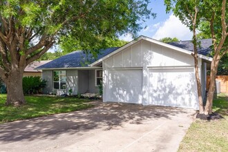 6000 Wagon Bend in Austin, TX - Building Photo - Building Photo