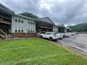 The Place at Slate Creek in Grundy, VA - Foto de edificio - Building Photo