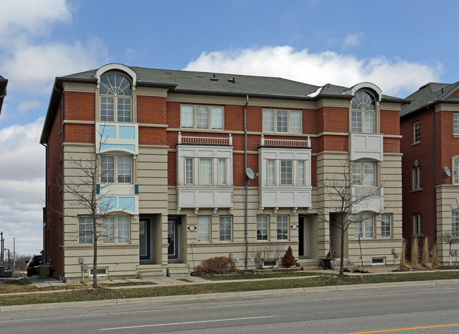 2594-2600 Bur Oak Ave in Markham, ON - Building Photo - Primary Photo