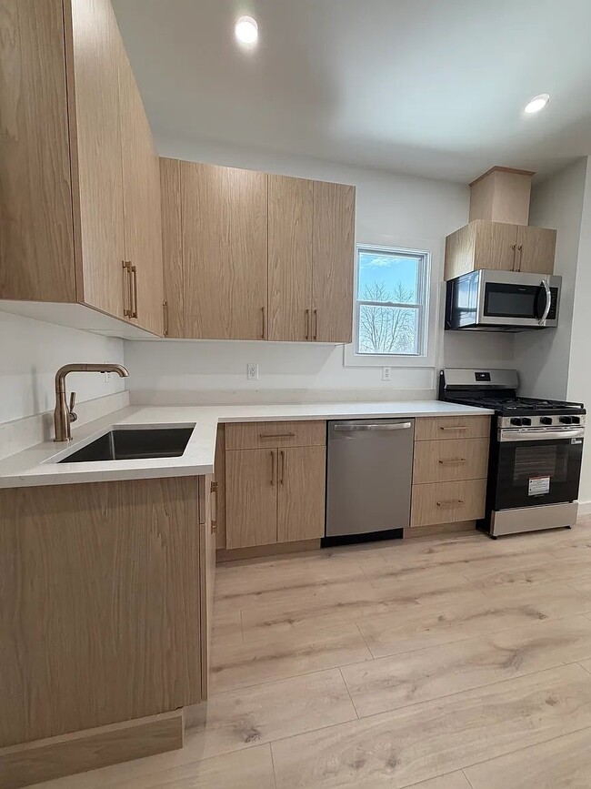 10 Wadsworth St, Unit 4