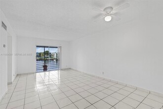 2775 Taft St in Hollywood, FL - Foto de edificio - Building Photo