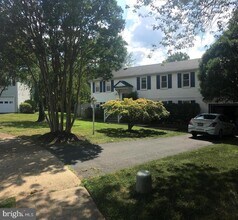 6516 Cape Ct in Falls Church, VA - Building Photo - Building Photo