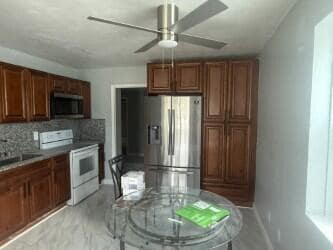2329 Fairway Dr in West Palm Beach, FL - Building Photo - Building Photo