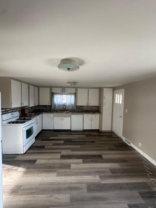 822 2nd Ave SE in Sidney, MT - Building Photo