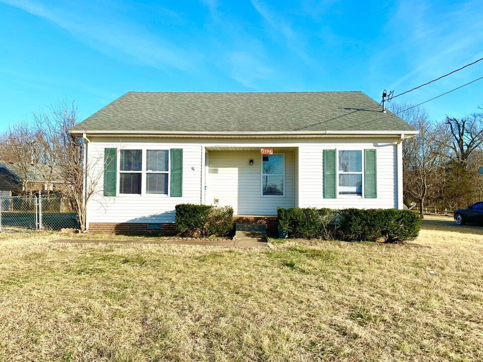 1594 Hannibal Dr in Oak Grove, KY - Building Photo