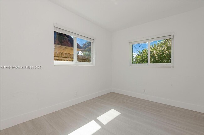 1513 NW 8th Ave-Unit -1513 in Fort Lauderdale, FL - Building Photo - Building Photo