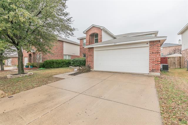 5317 Blue Quartz Rd in Fort Worth, TX - Building Photo