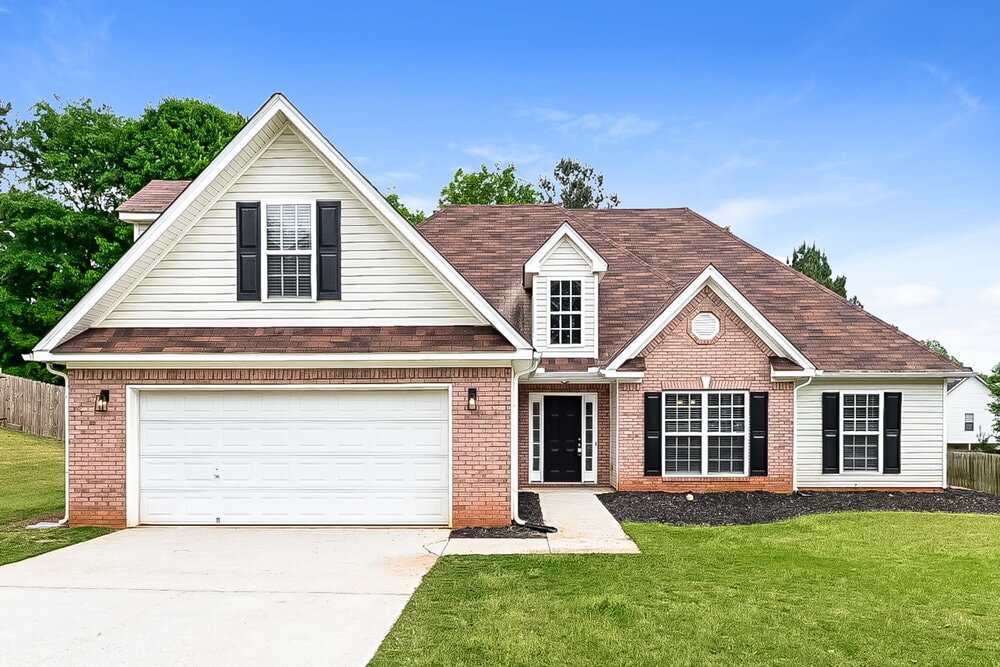 185 Revolutionary Dr in Hampton, GA - Building Photo