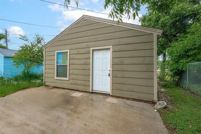 5118 Plum Dr in Houston, TX - Building Photo - Building Photo