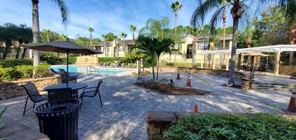 9918 Courtney Palms Blvd, Unit Tampa in Tampa, FL - Foto de edificio - Building Photo