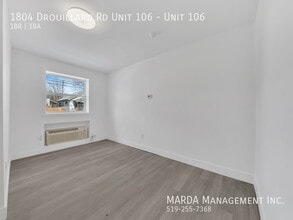 1804 Drouillard Rd in Windsor, ON - Building Photo - Building Photo