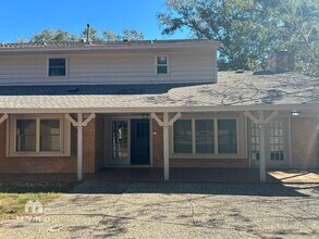 450 Old Hickory Dr in Conroe, TX - Foto de edificio - Building Photo