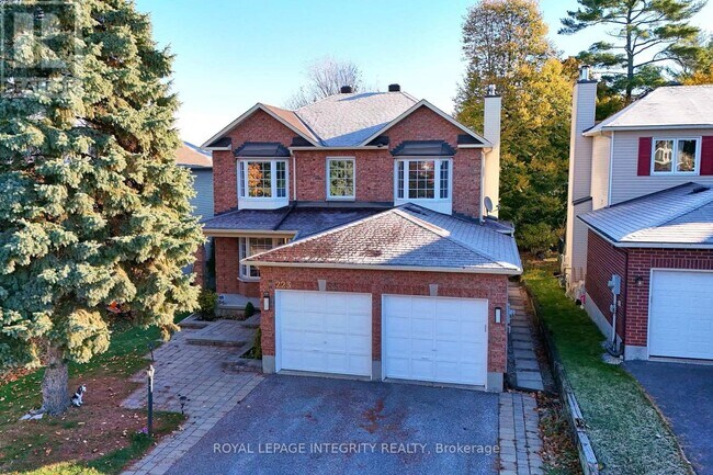 223 McGibbon Dr in Ottawa, ON - Building Photo - Building Photo