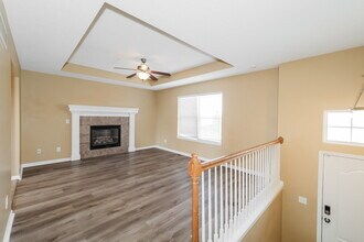 508 Fall Creek Dr in Belton, MO - Foto de edificio - Building Photo