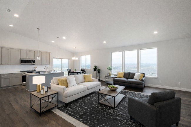 5613 W 30th Ave in Kennewick, WA - Building Photo - Building Photo