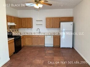 4912 Black Dr NW in Albuquerque, NM - Building Photo - Building Photo