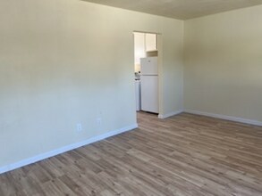 541-553 Admiral Callaghan Ln in Vallejo, CA - Building Photo - Building Photo