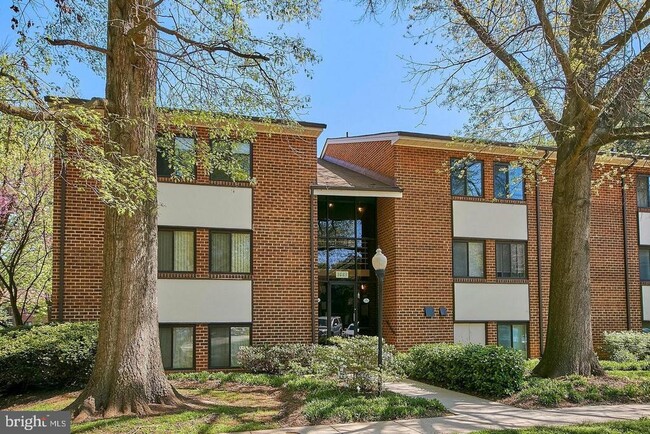 1443 Northgate Square in Reston, VA - Building Photo - Building Photo
