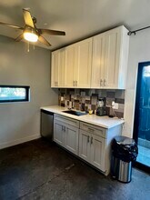 4610 E 4th St in Long Beach, CA - Building Photo - Building Photo