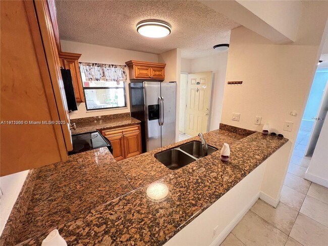 1501 Windorah Way in Royal Palm Beach, FL - Foto de edificio - Building Photo