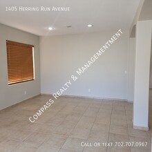 1405 Herring Run Ave in Las Vegas, NV - Foto de edificio - Building Photo