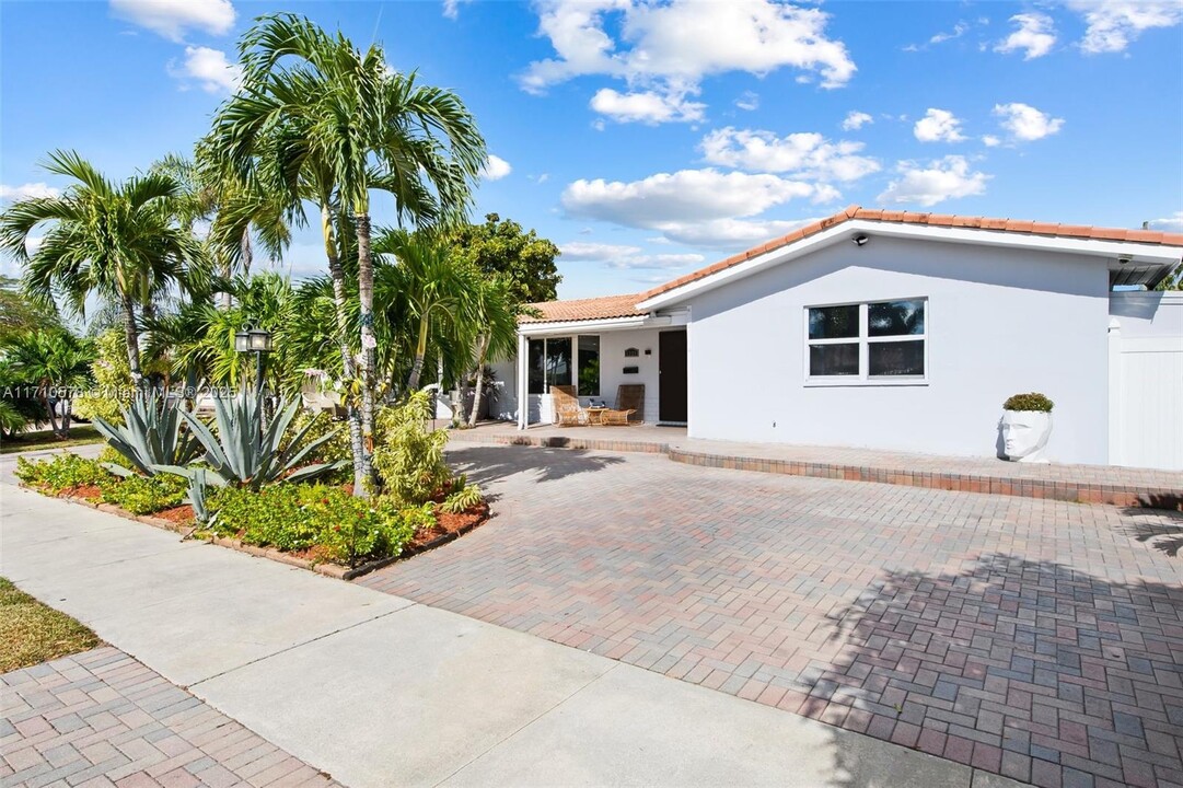 1229 Coral Ln in Hollywood, FL - Building Photo